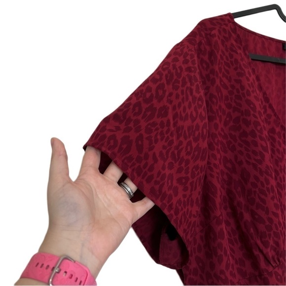 Torrid Chablis Button-Front Top in Red Multi Cheetah / Leopard Print Size 3X - Picture 5 of 8